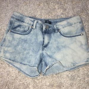 Kids Levi blue and white washed shorts